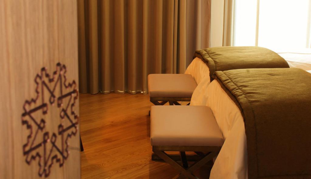 Castelo Hotel ชาเวส ภายนอก รูปภาพ
